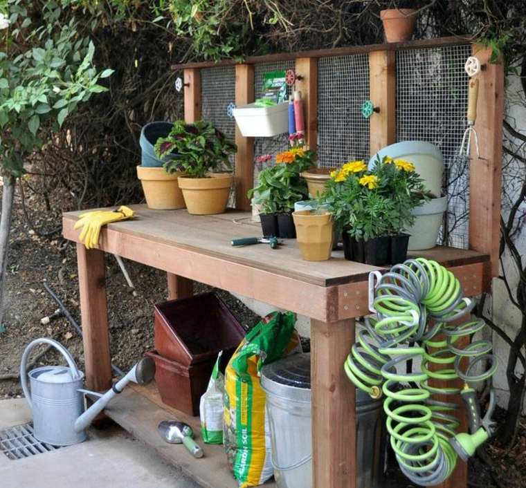 diy-storage garden tools-bribes-wood flowers