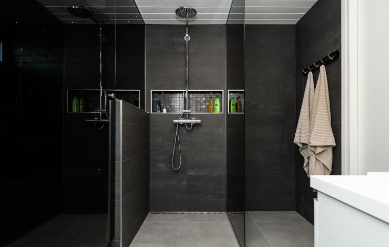 photo shower italian black bathroom