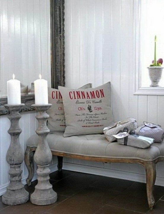 gray and red cushions for the'intérieur élément déco fête maison