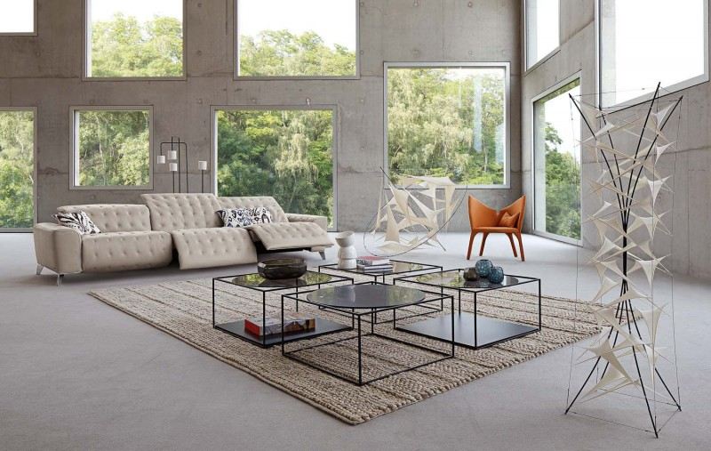 sofa utendørs interiør moderne design rock bobois paris salongbord metall objekt deco design