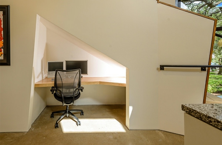arbeidsområde idedesign under trappebordet tre ergonomisk stoldesign