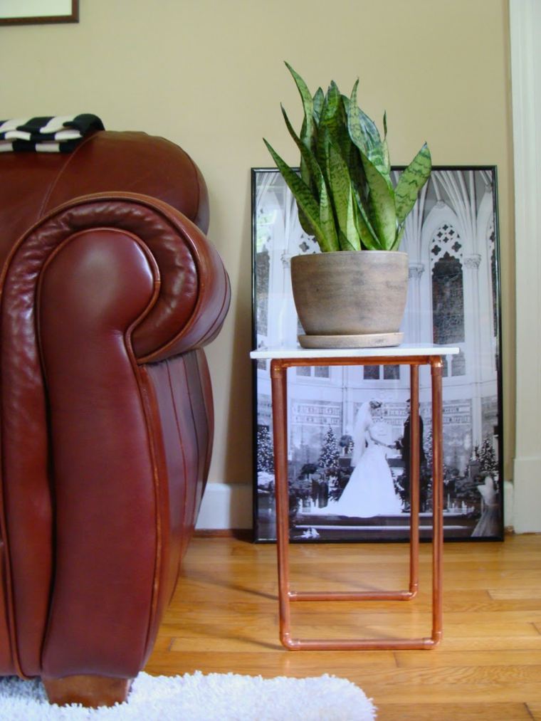 deco shelf interior flowers