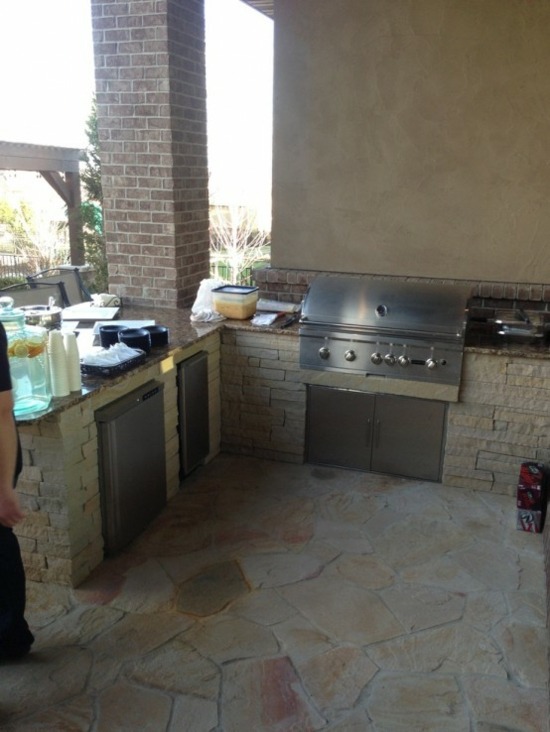 modern outdoor kitchen pee