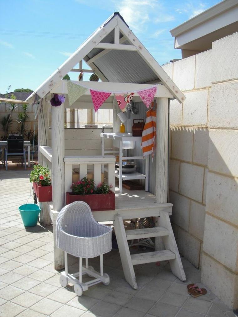 making-small-house-child-games-Outdoor