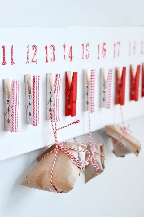 pembuatan-calendar-advent-tongs-dihiasi-merah-putih-reben kalendar'avent