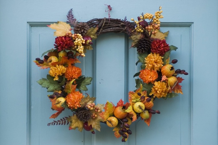 door entry decoration autumn wreath