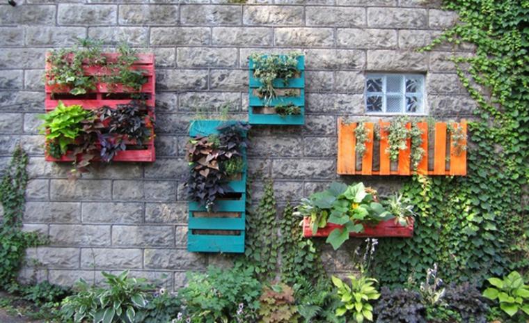 møbler pallets ide blomsterkasser diy veggen