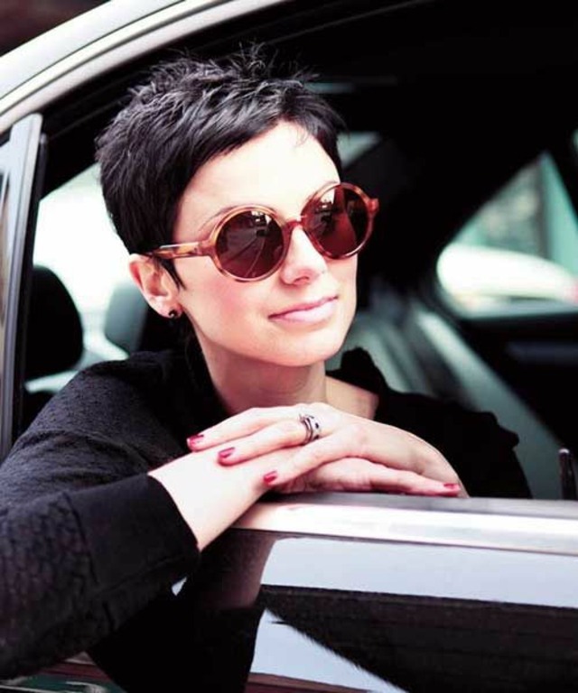 hair black short women gummed idea rebellious and beautiful glasses