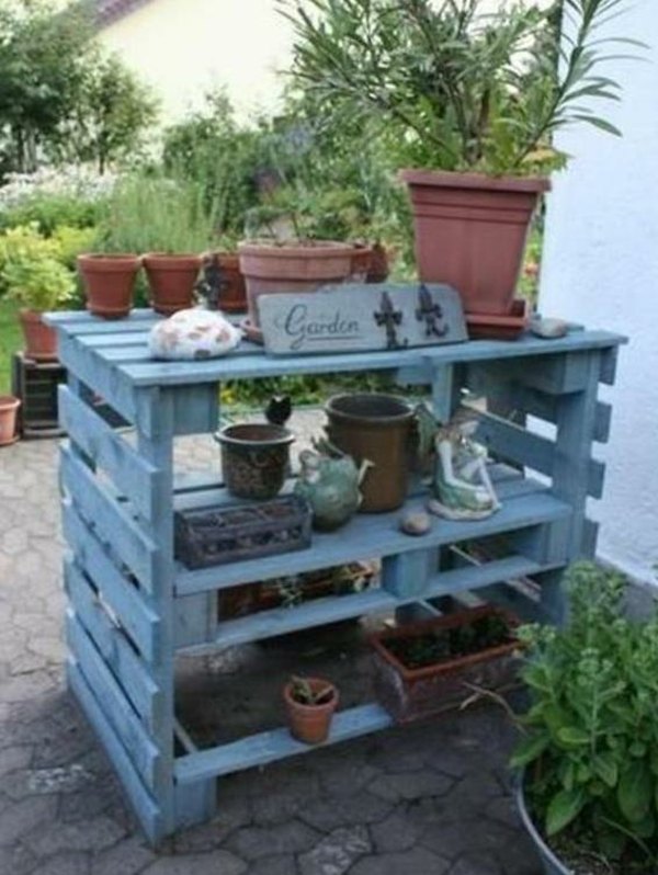 wooden pallet shelf flower pot