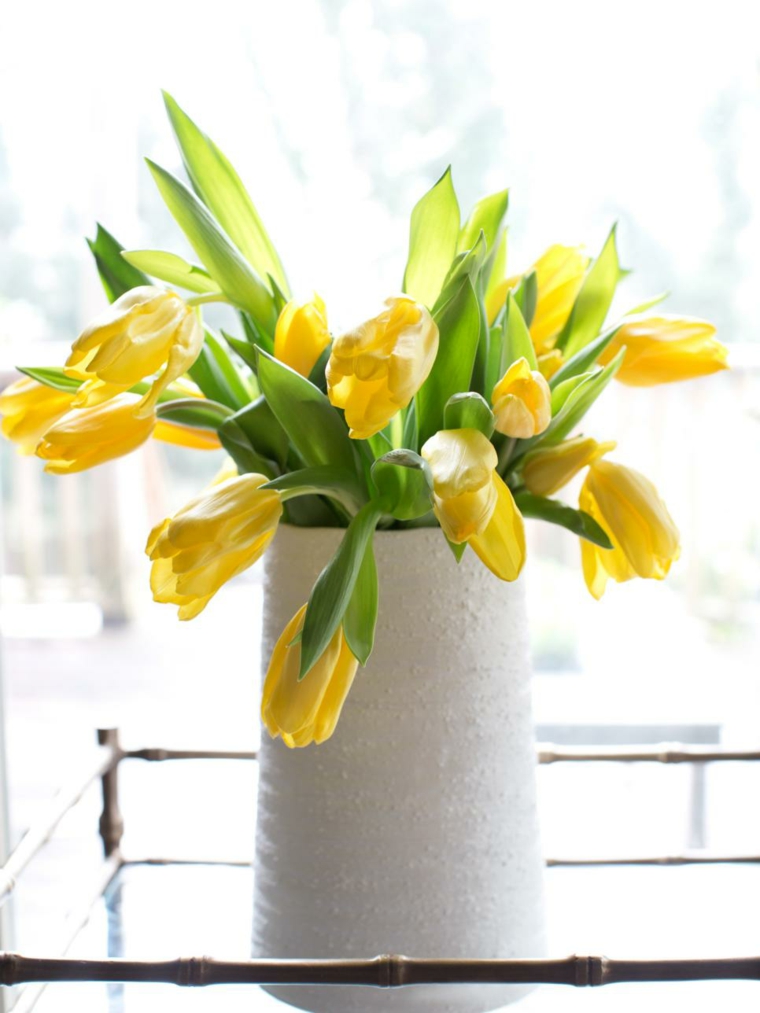 spring flowers vase idea