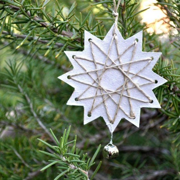 flakes snow-paper-DIY-white original-ornament fir twine