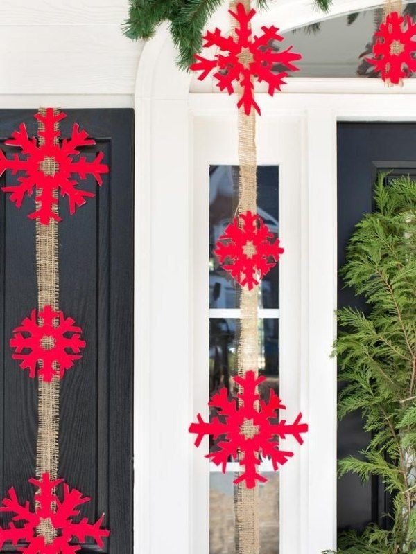 snowflakes-paper-DIY-red-ribbons-jute-outdoor snowflakes DIY