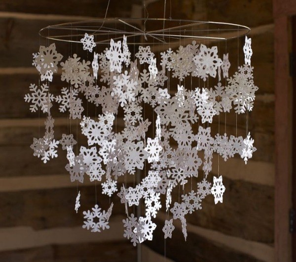 snowflakes-paper-DIY-hanging-soft-white snowflakes DIY