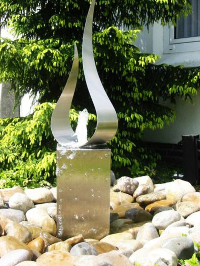 modern garden fountain FLAME FOUNTAIN Slink