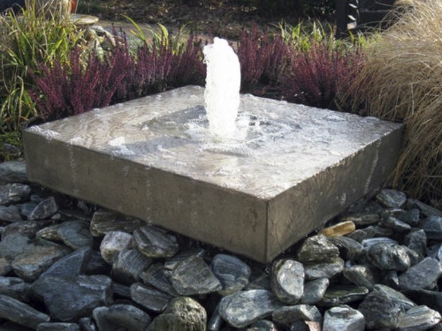 modern garden fountain Elemento Slink