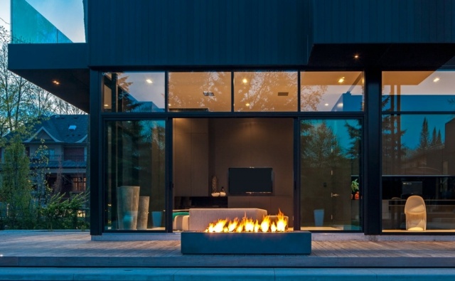 outdoor fireplace rectangle house modern glazing