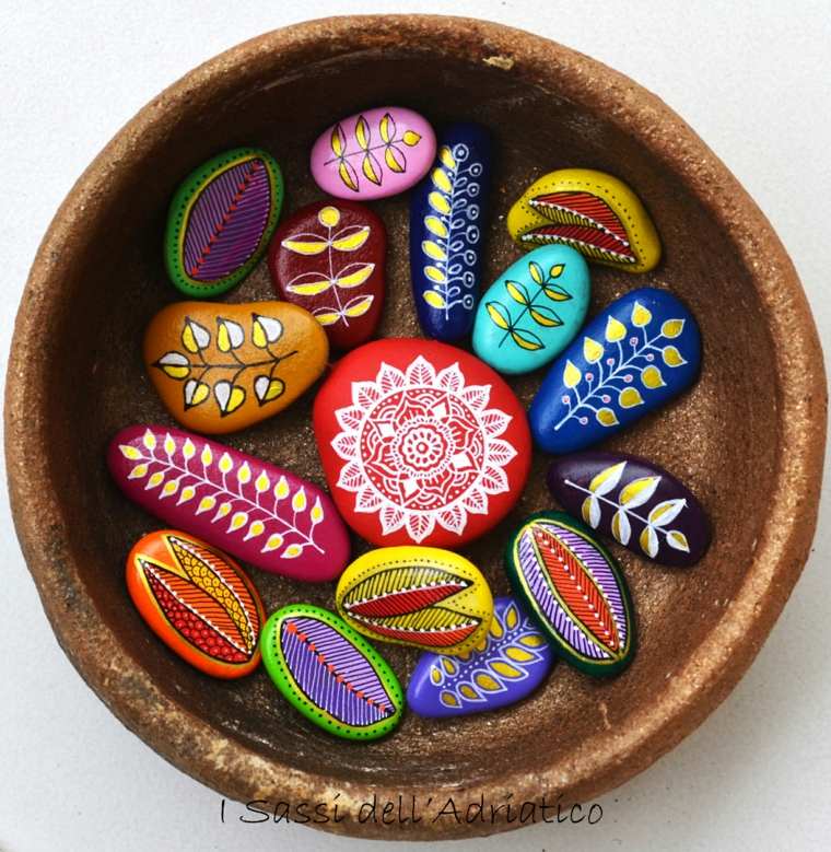 pebbles decorate interior idea basket deco pebbles drawings idea diy brico deco