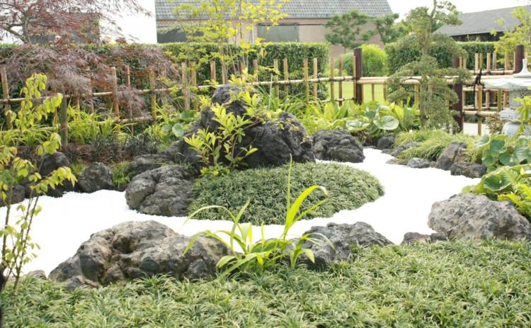 white gravel garden design idea