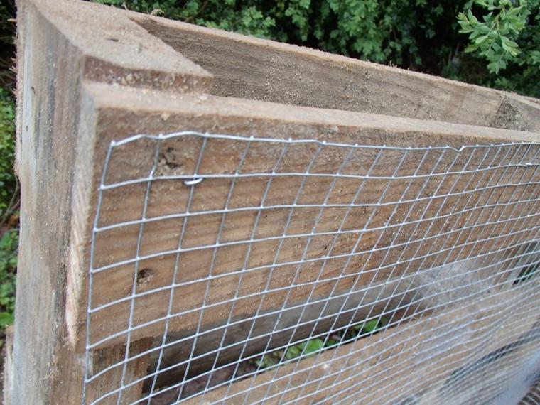 manufacture wooden composter pallet fence