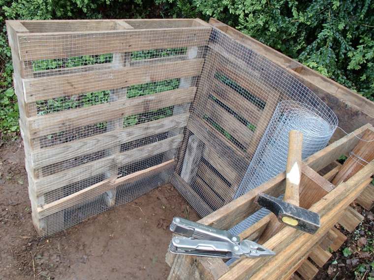 composter DIY trepall gjerdet