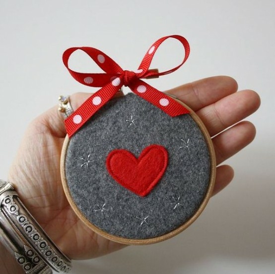 Gray and red family party Christmas ornament DIY