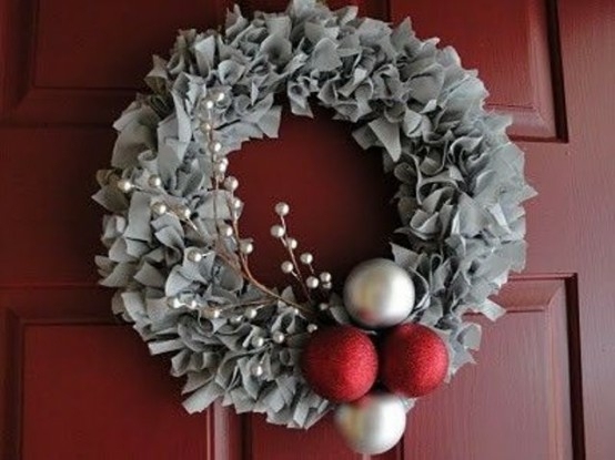 Elegant wreath in gray party mood colors