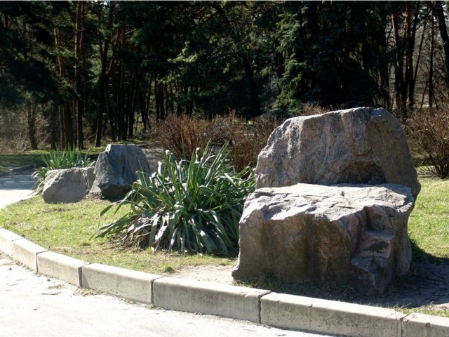 big stones garden