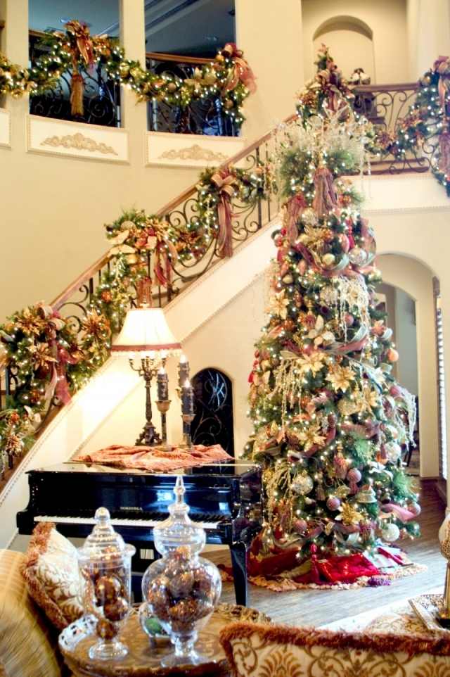 tinsel-bright-Christmas-tinsel-natural ornaments fathead ribbon-staircase