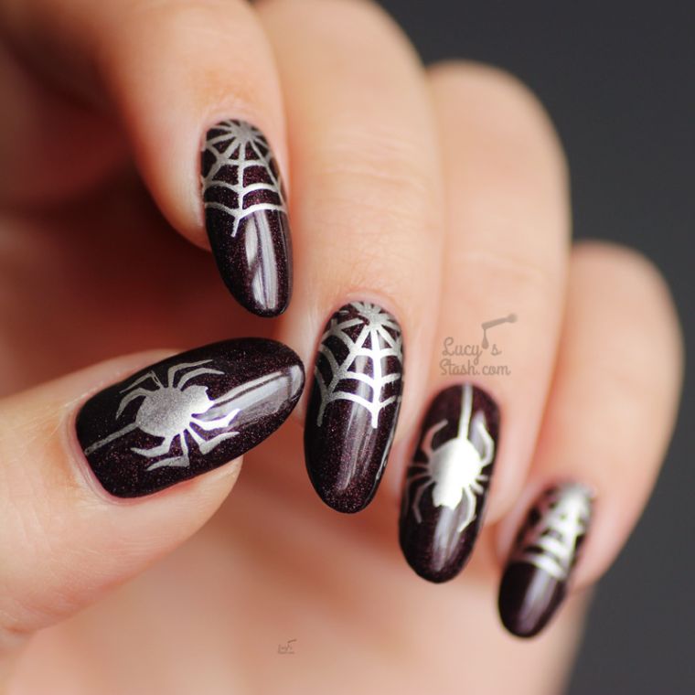 Halloween deco-nail-varnish-black-canvas-araignee