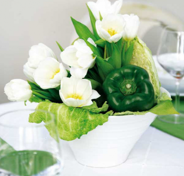 decorate the table white flowers idea bell pepper green salad