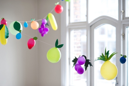 DIY idea-garland-Christmas-balls-fruit