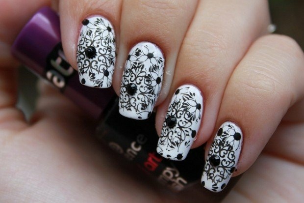 idea black and white fake diamond nails