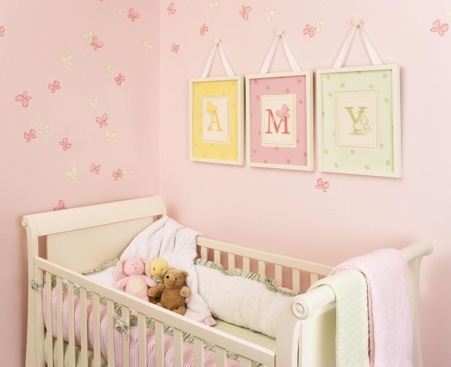 idea-tables-room-baby-girl-letter-name