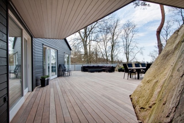 ideas-terrace-wood-spacious-elegant-living room-black-view ideas terrace wood