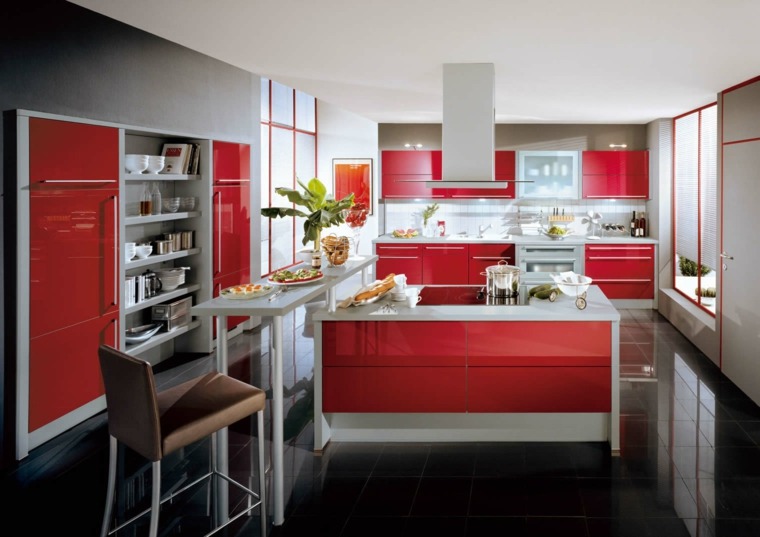 rød og grå kjøkken dekorasjon