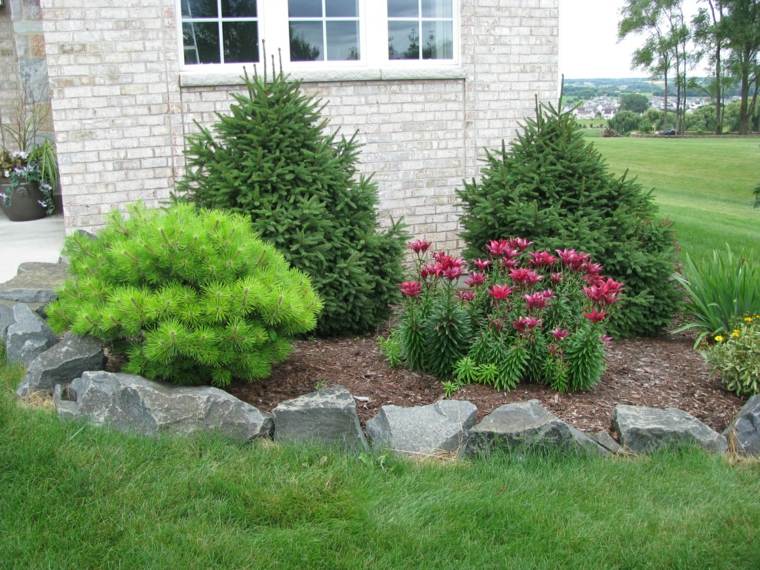 natural garden border idea