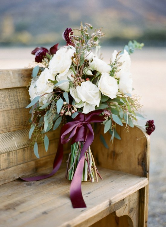 wedding bouquet idea in winter