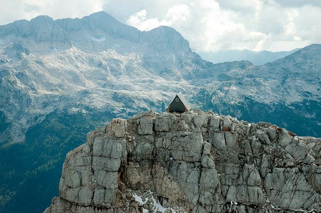 idébyggda bergsbungalows