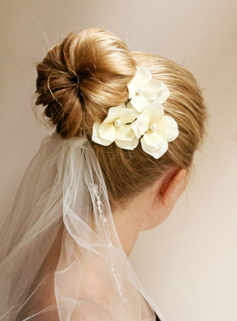 idea cut mariee bun wedding hairstyle