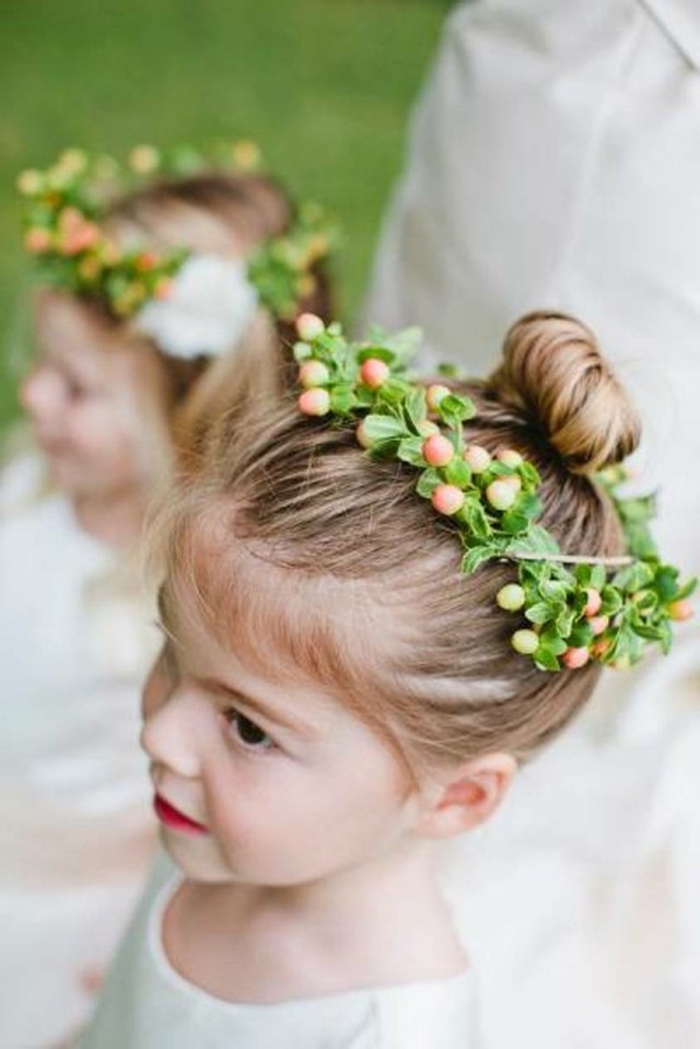 floral tiara hairstyle idea