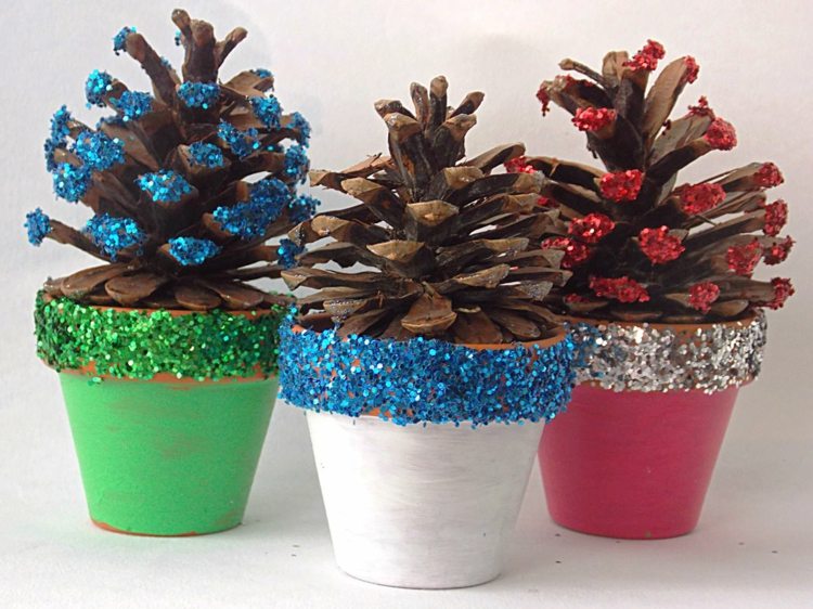 deco idea autumn pine cones