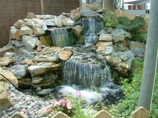 garden water deco idea