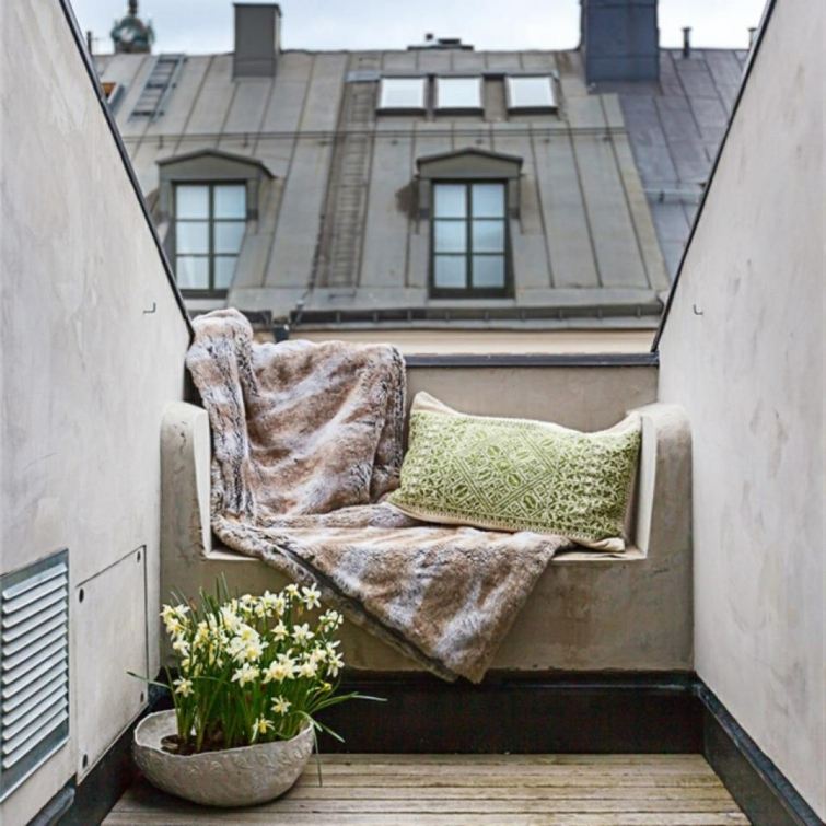 deco idea small balcony