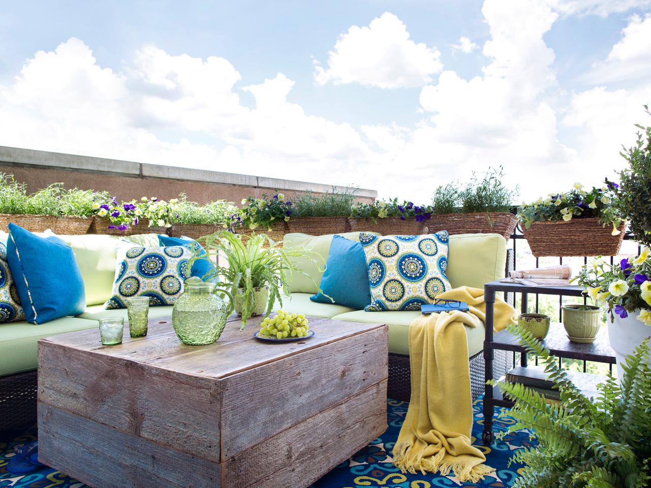 deco idea cheap garden sofa table wood natural eco friendly green blue furniture outdoor