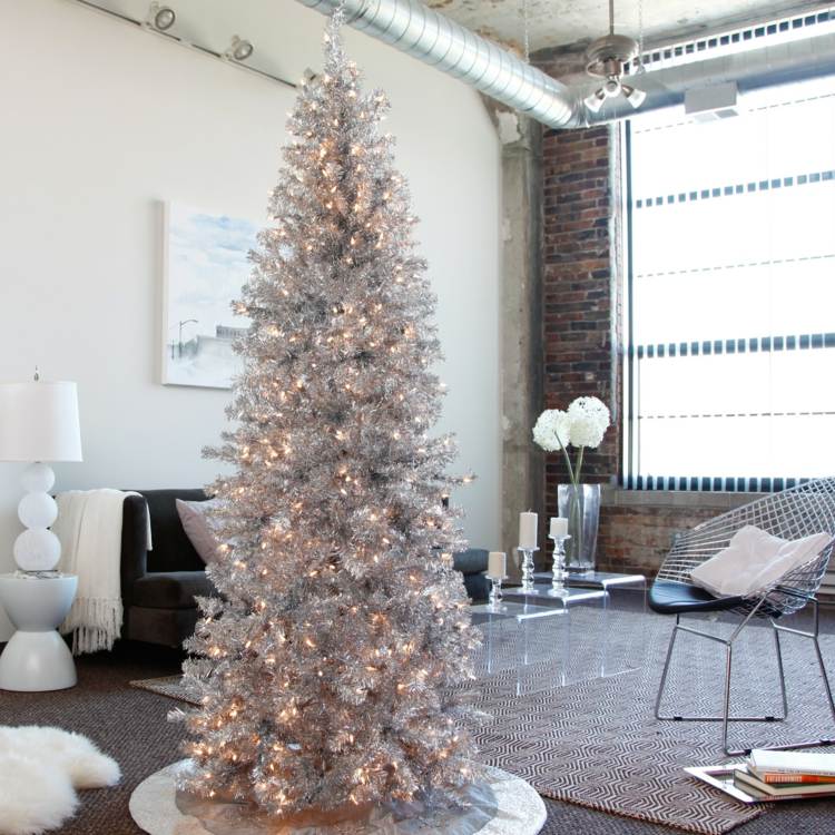 modern christmas tree decor idea