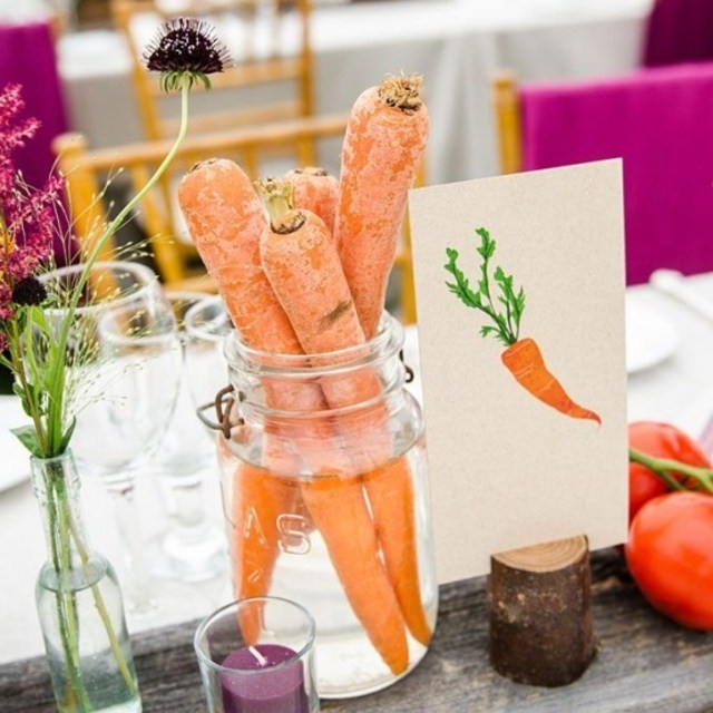 table decoratioon idea original carrot orange flowers bouquet tomatoes