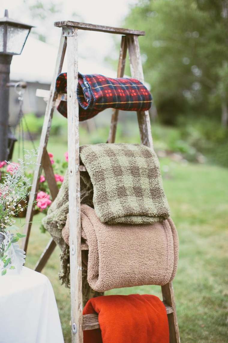 rustic wood ladder deco idea retro wedding