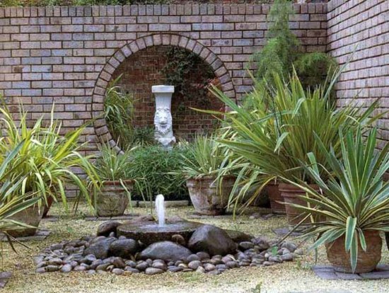 contemporary garden decoration idea