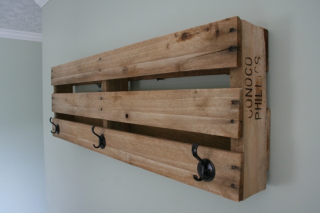 door coat idea DIY pallet furniture wood cheap