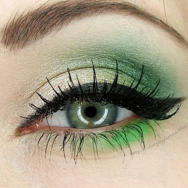 original makeup for green eyes in green sephora palette